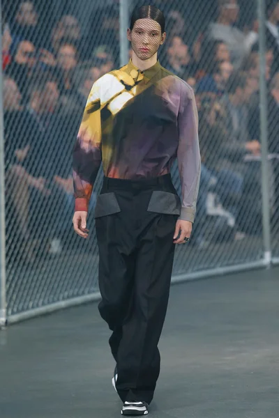 Look 14